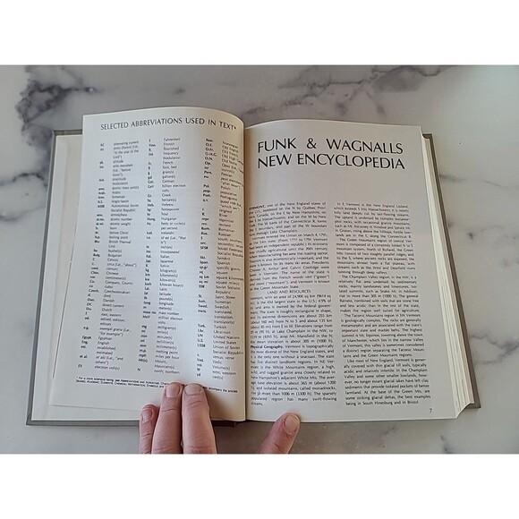 Funk & Wagnalls New Encyclopedia 27 Vermo World - Picture 5 of 10